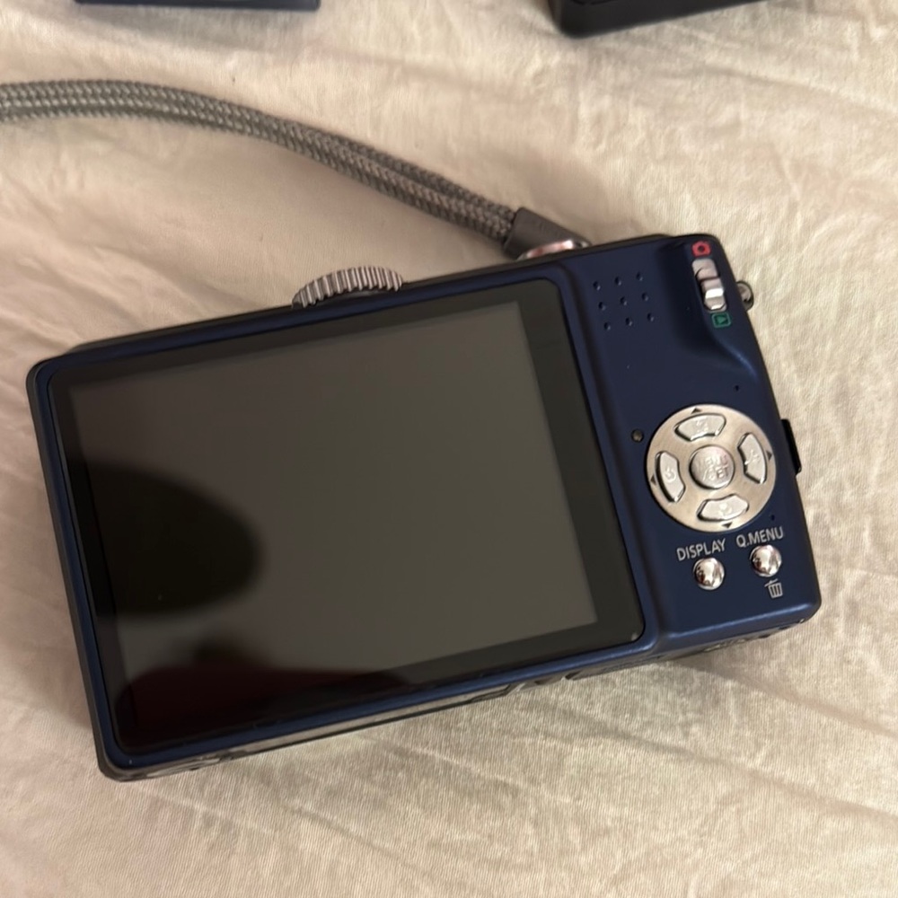 Panasonic Blue Digital Camera with Retractable Lens - Picture 3 of 4